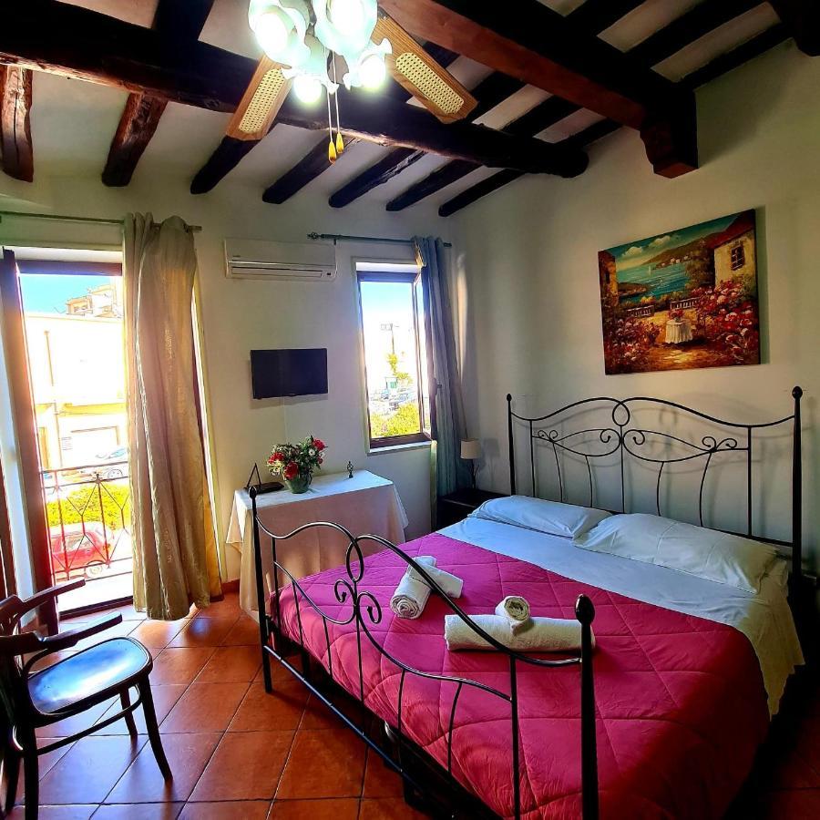 Due Passi Dal Centro Bed & Breakfast มาร์ซาลา ภายนอก รูปภาพ