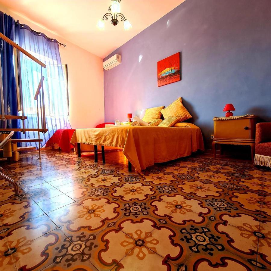 Due Passi Dal Centro Bed & Breakfast มาร์ซาลา ภายนอก รูปภาพ