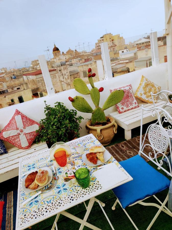 Due Passi Dal Centro Bed & Breakfast มาร์ซาลา ภายนอก รูปภาพ