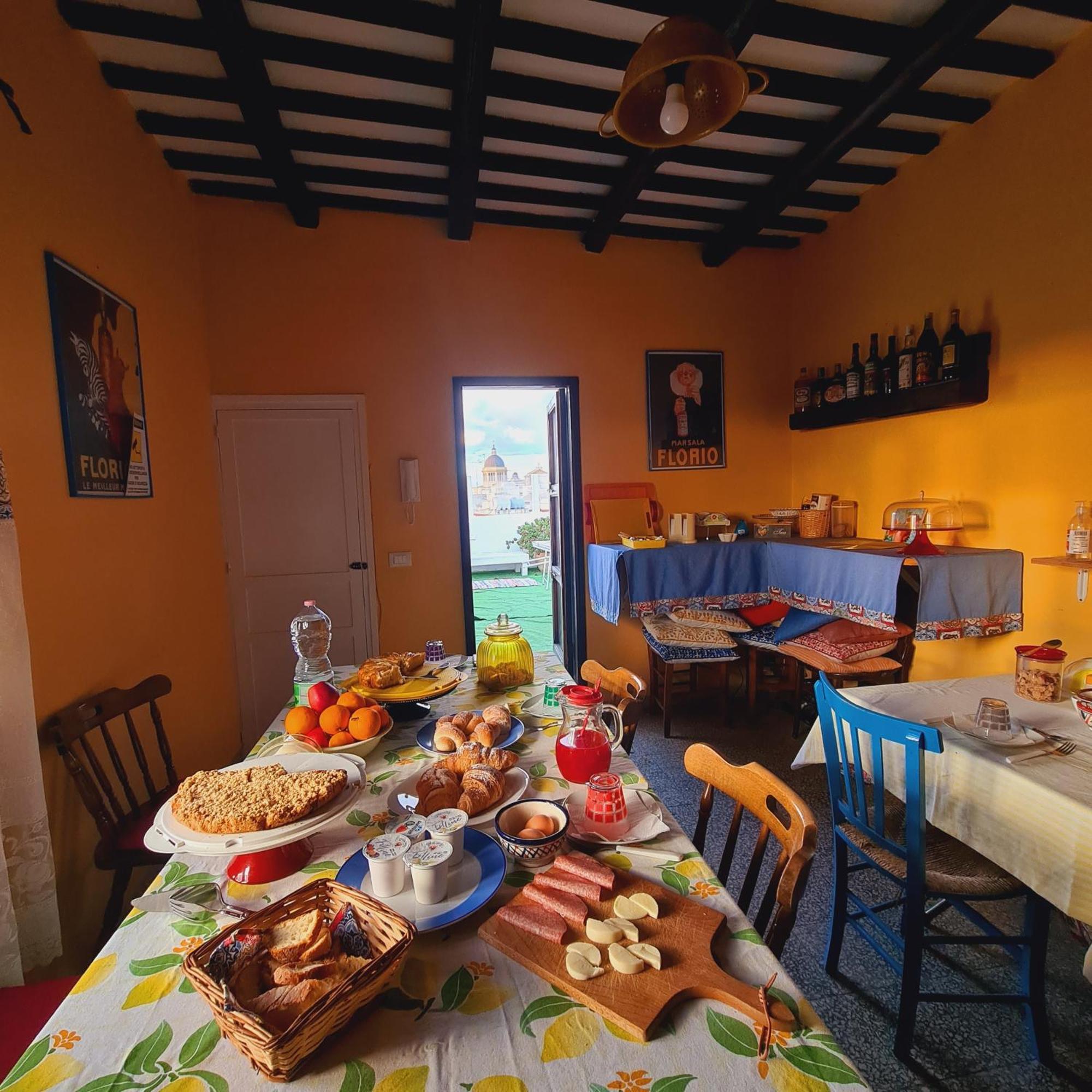 Due Passi Dal Centro Bed & Breakfast มาร์ซาลา ภายนอก รูปภาพ