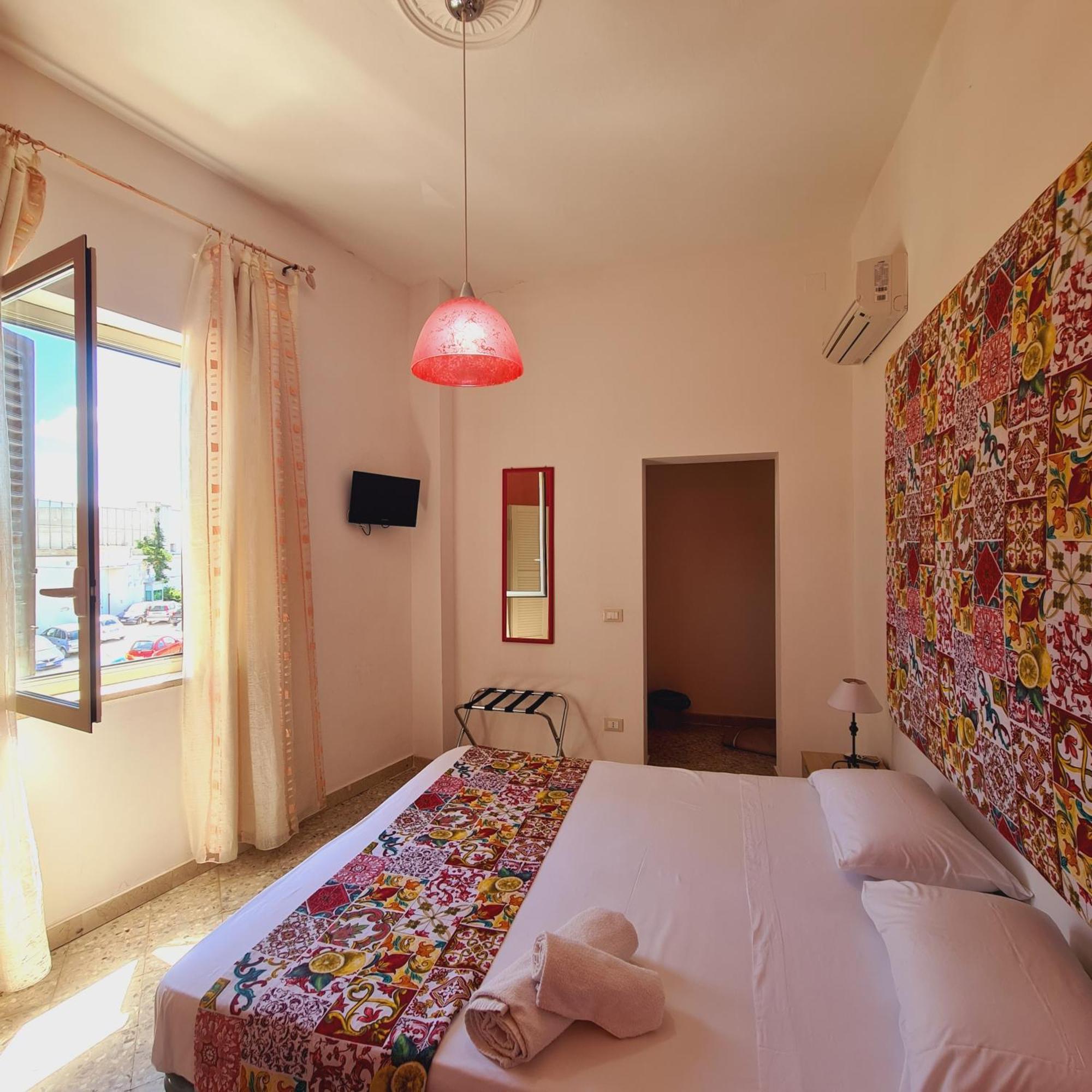 Due Passi Dal Centro Bed & Breakfast มาร์ซาลา ห้อง รูปภาพ